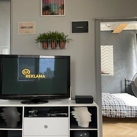 Grey Gucci Apartment City Center وارسو المظهر الخارجي الصورة