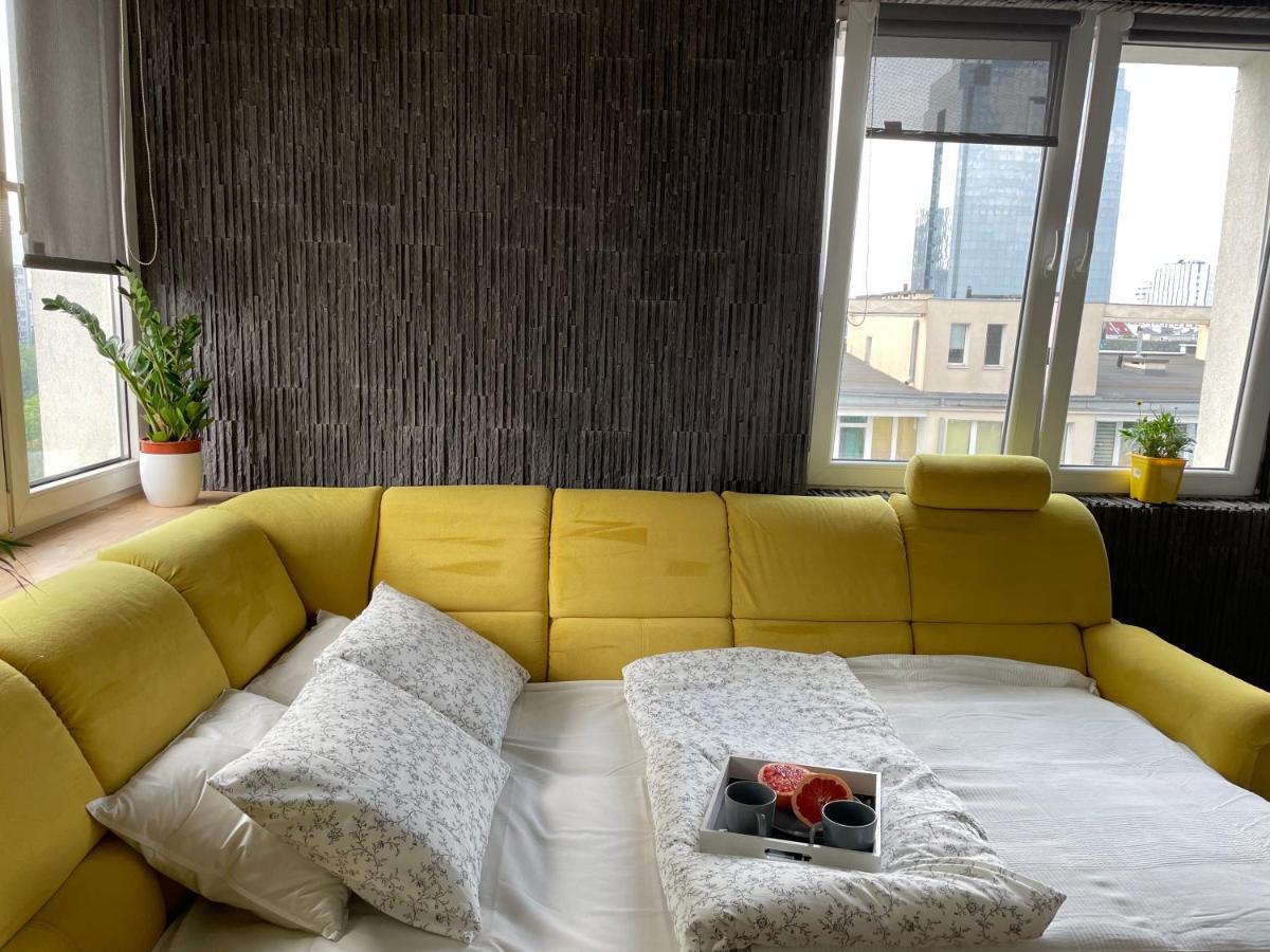 Grey Gucci Apartment City Center وارسو المظهر الخارجي الصورة