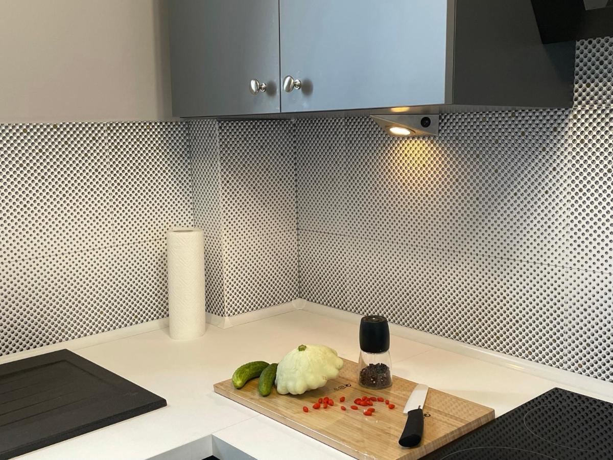 Grey Gucci Apartment City Center وارسو المظهر الخارجي الصورة