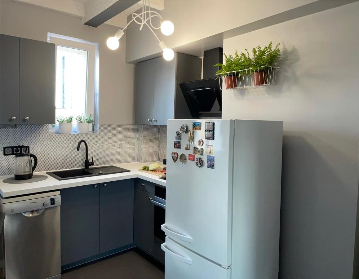 Grey Gucci Apartment City Center وارسو المظهر الخارجي الصورة