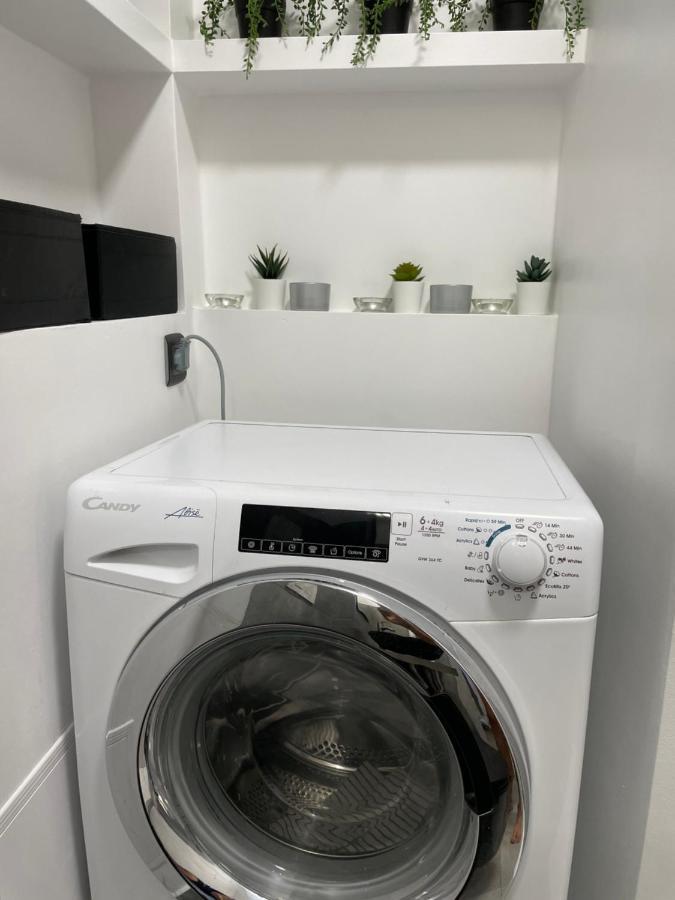 Grey Gucci Apartment City Center وارسو المظهر الخارجي الصورة